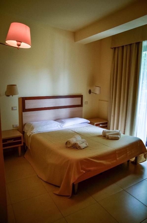 Hotel Milomax Bagian luar foto