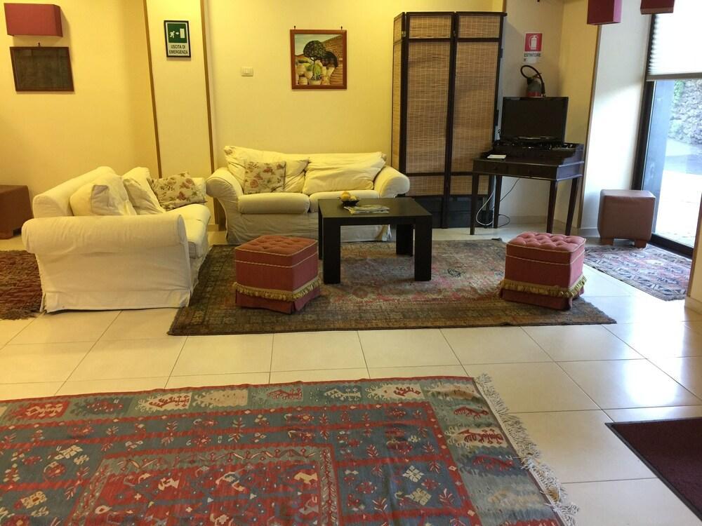 Hotel Milomax Bagian luar foto