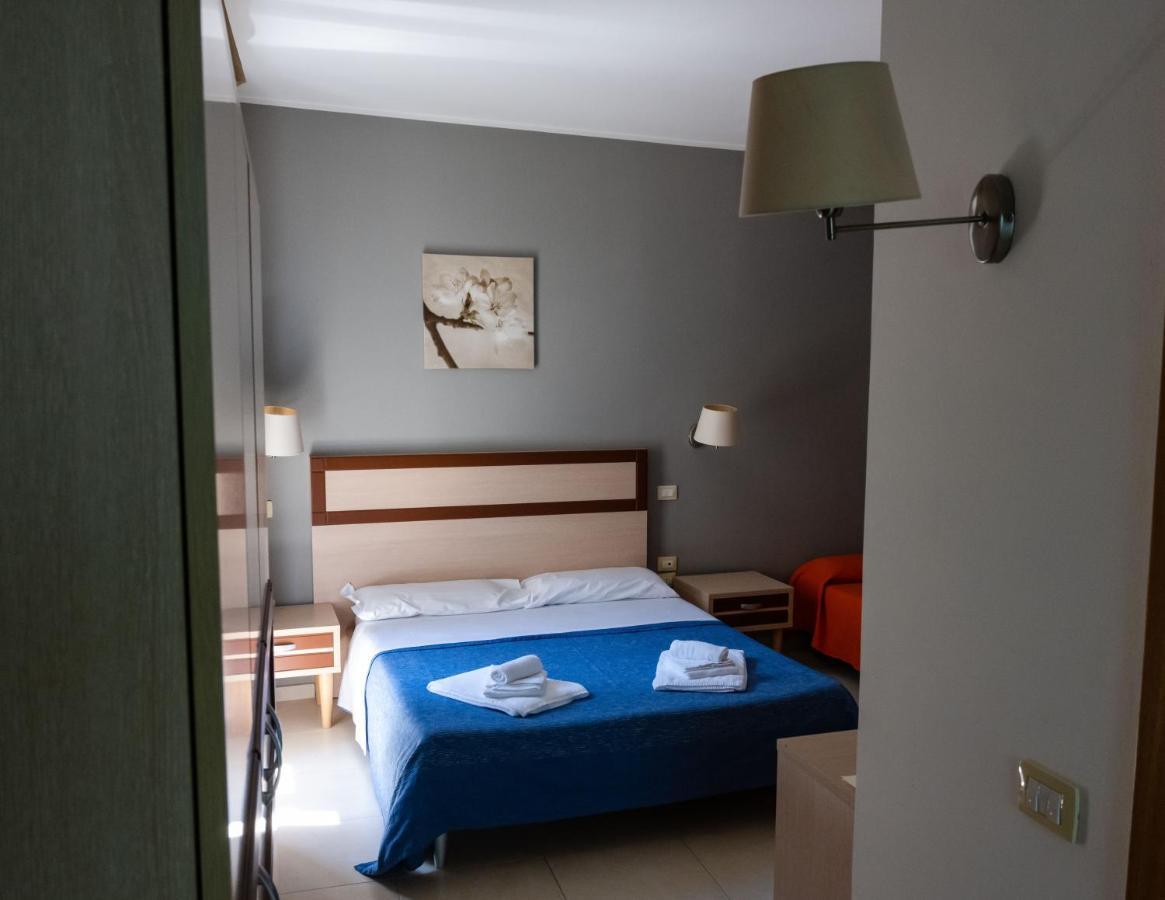 Hotel Milomax Bagian luar foto