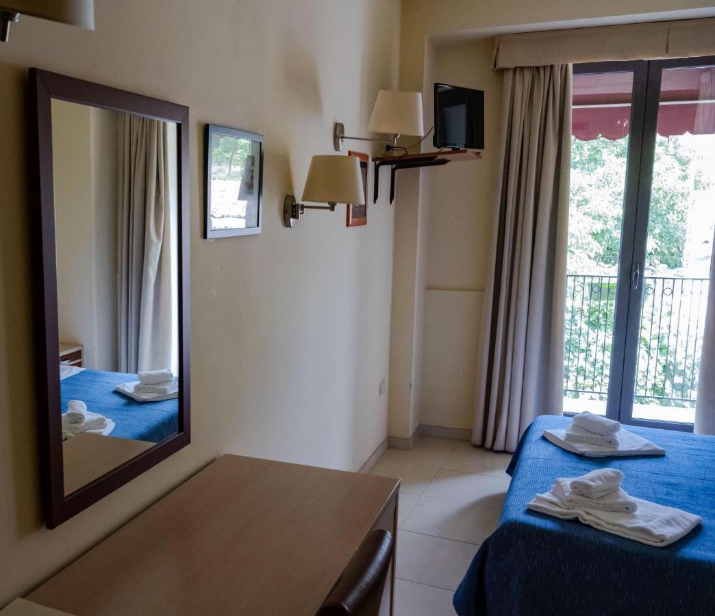 Hotel Milomax Bagian luar foto