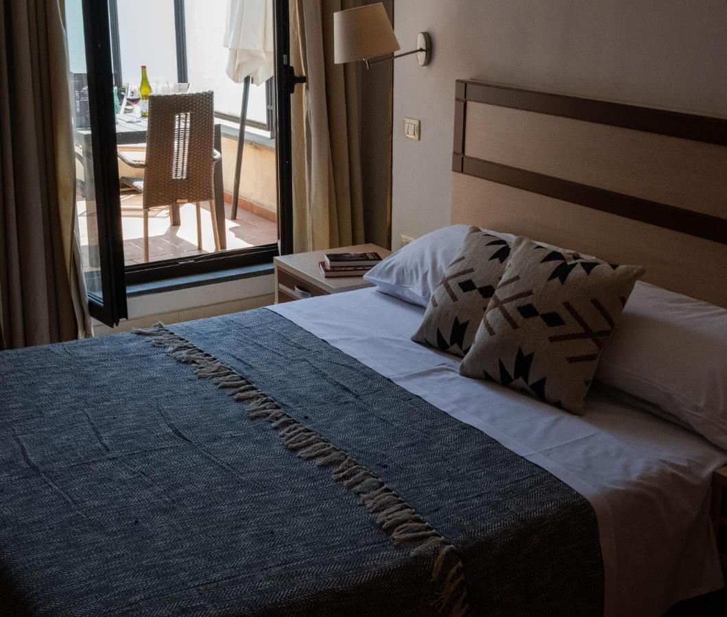Hotel Milomax Bagian luar foto