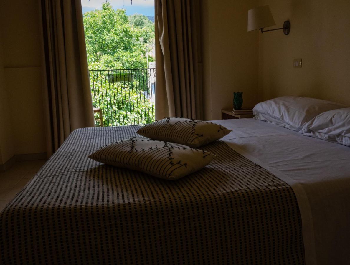 Hotel Milomax Bagian luar foto